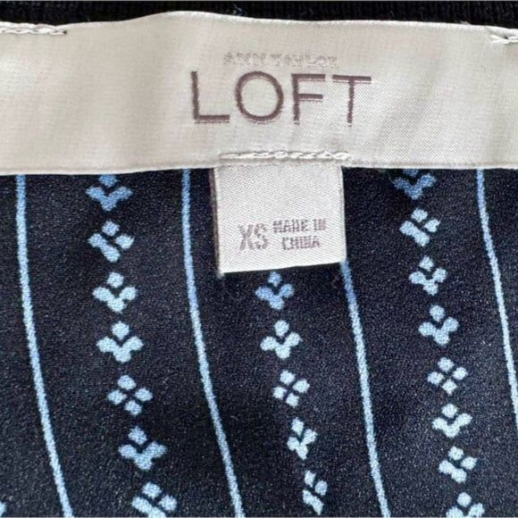 Ann Taylor LOFT Factory Sleeveless Flowy Print Lightweight Pocket Blouse Top. XS - Picture 6 of 8